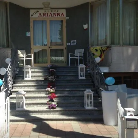 Arianna Hotel 2*
