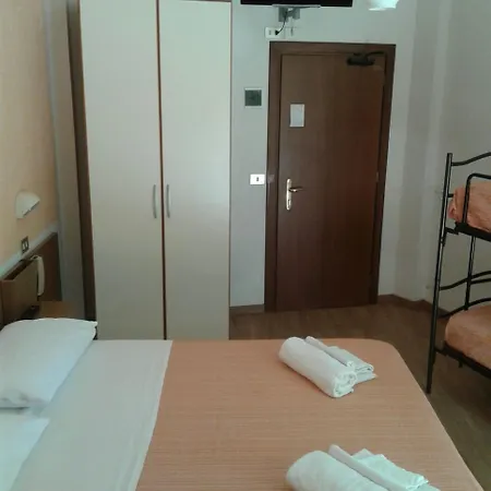 Hotell Arianna Pinarella