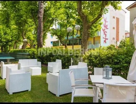 Arianna Hotel 2*
