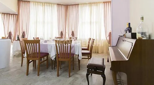 Arianna فندق بيناريلا